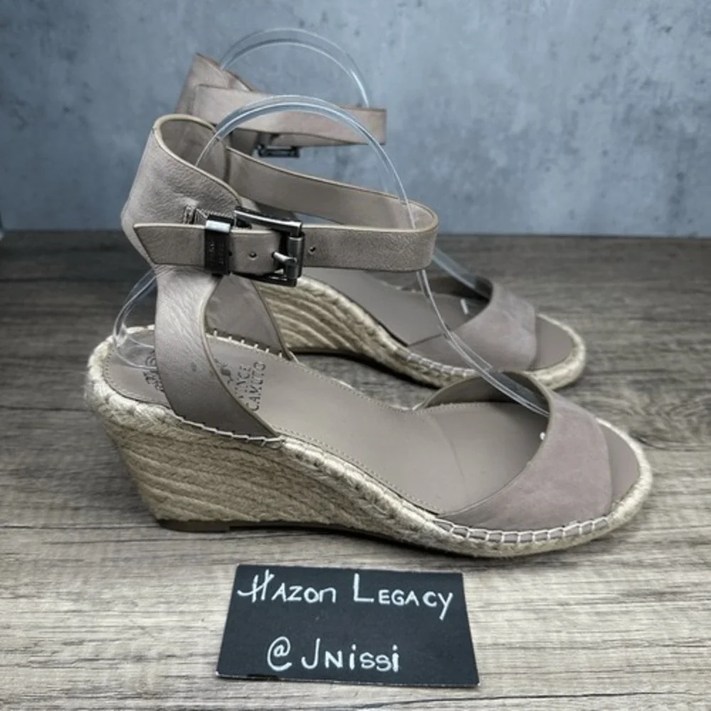 Vince Camuto~Women's~Heel Wedge Open Toe~VP-Tesa Tauplicious Elko Nubuck~Size 9M